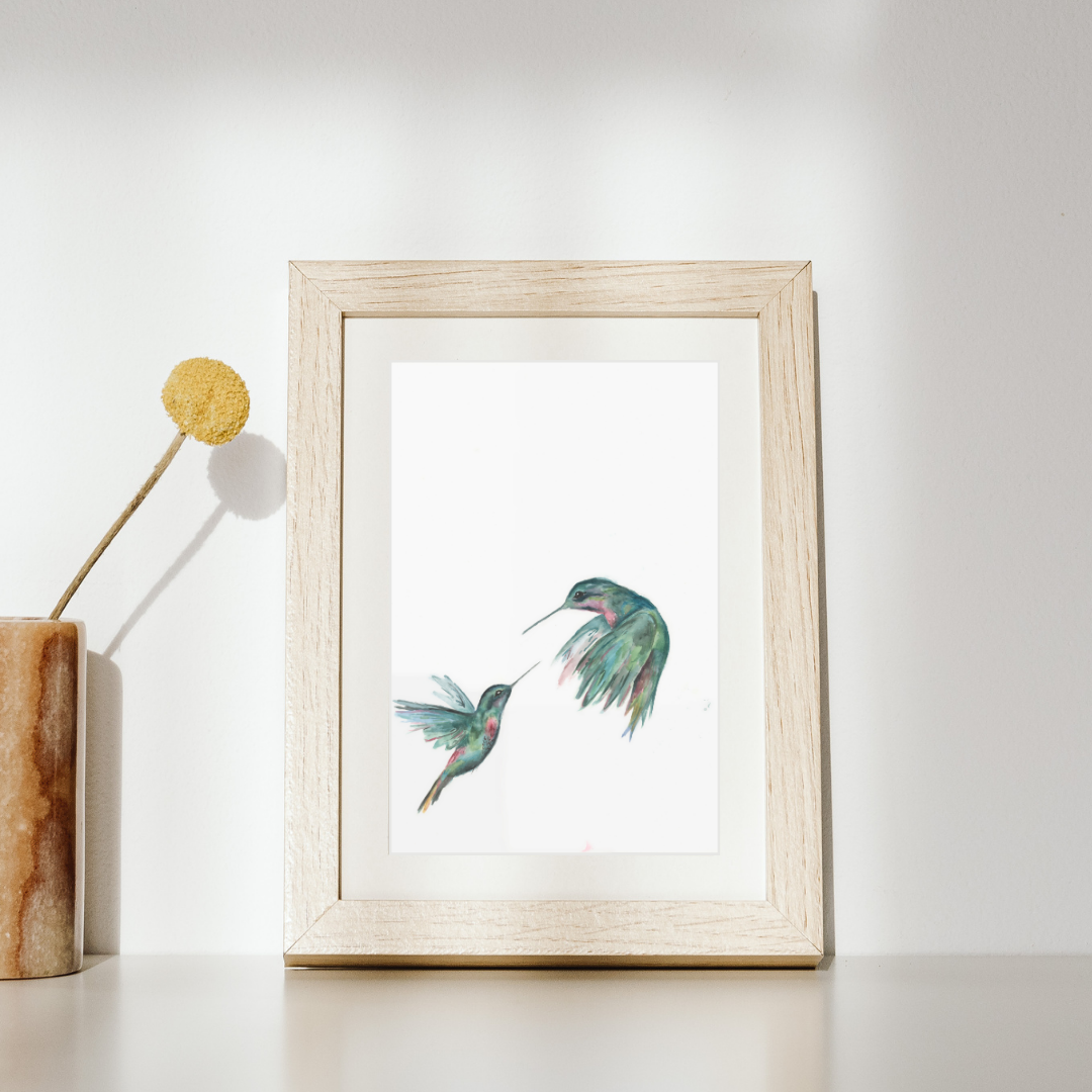 Pintura de acuarela de dos colibríes verdes, par de pájaros voladores